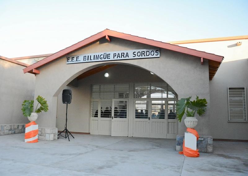  Escuela Bilingüe para Sordos