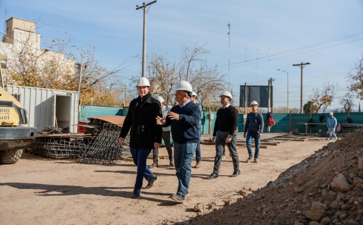  Orrego recorrió la obra del nuevo Instituto Odontológico de San Juan